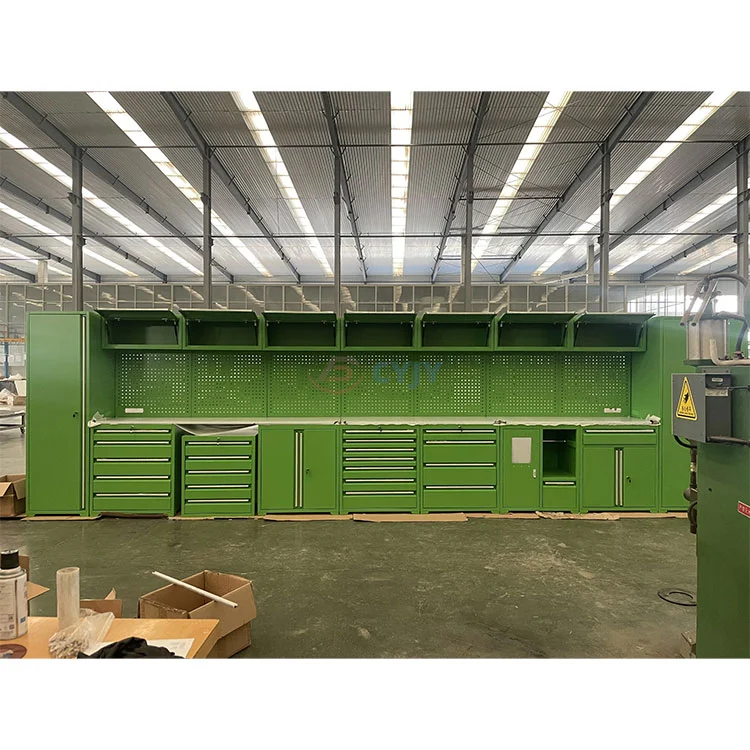 Multifunkčné garážové skrine na mieru